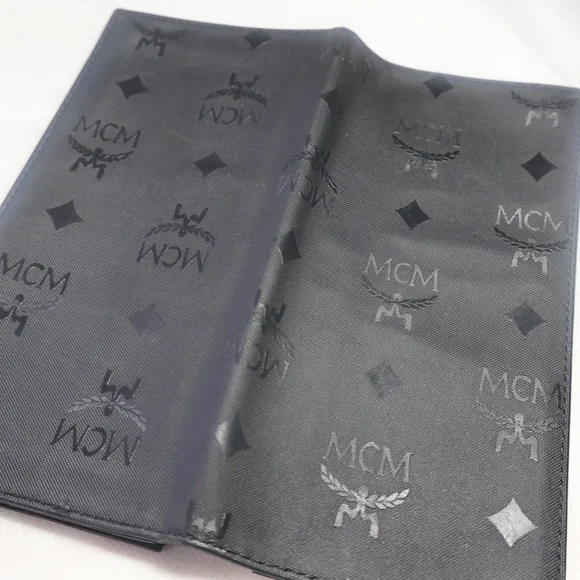 MCM Long Bifold Wallet - Picture 4 of 16
